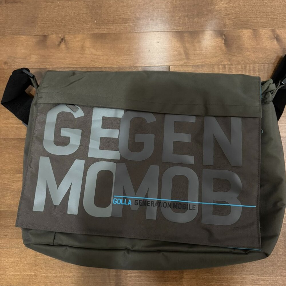 Golla Genmob “Generation Mobile” Messenger Bag – Blue/ tinted Olive green